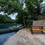 Rijeka Zeta, Villa *