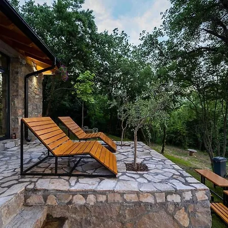 Rijeka Zeta, Villa Podgorica