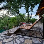 Rijeka Zeta, فيلة