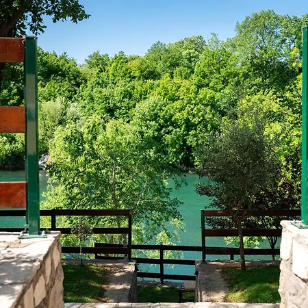 Rijeka Zeta, Villa Podgorica